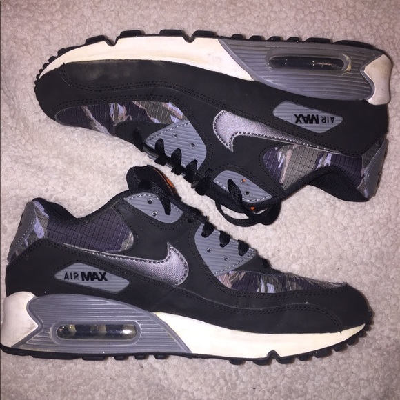 Nike Shoes - *RARE* Nike Air MAX Camo Sneakers